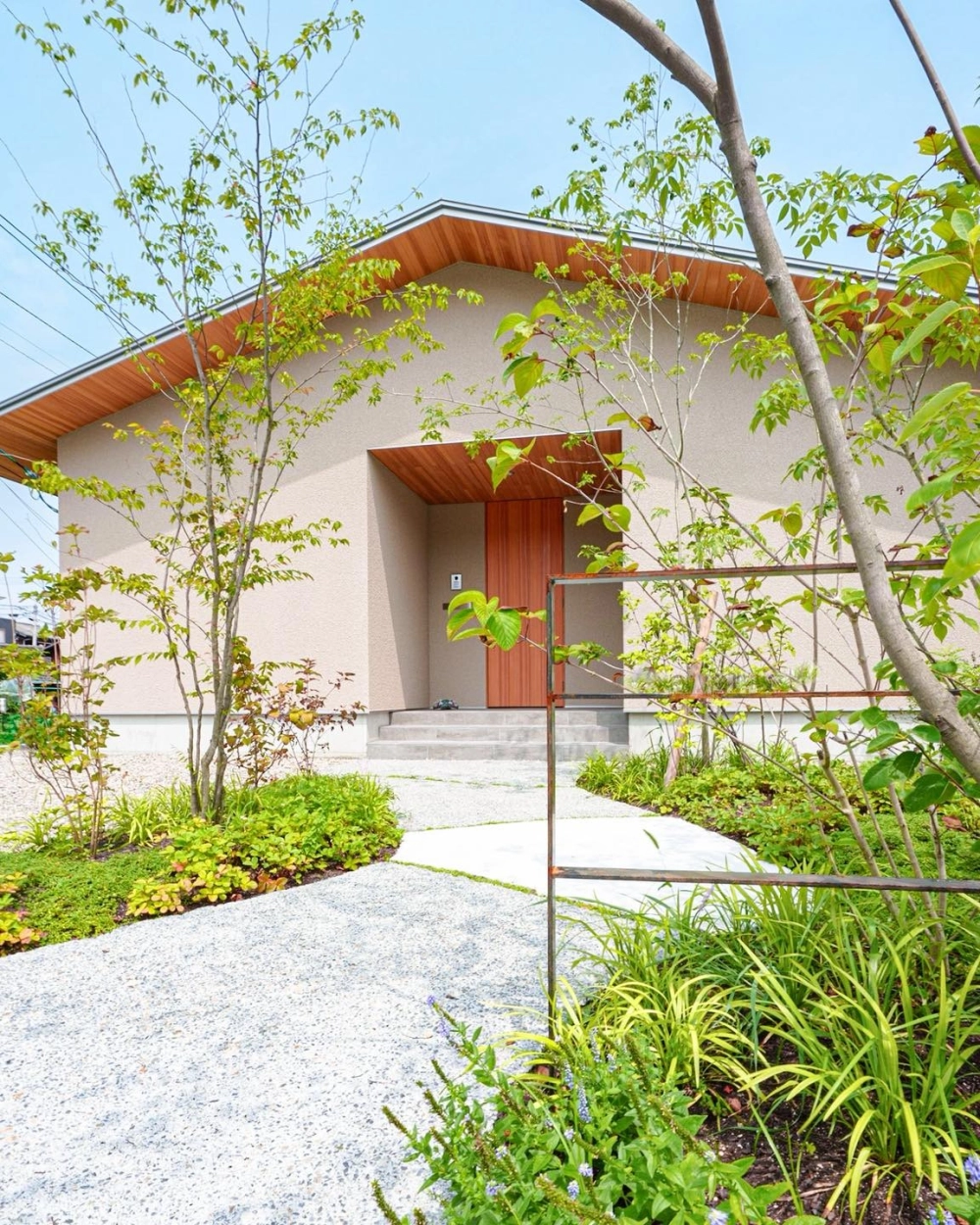 Giải pháp thiết kế ban công đẹp hướng tây chịu nắng tốt