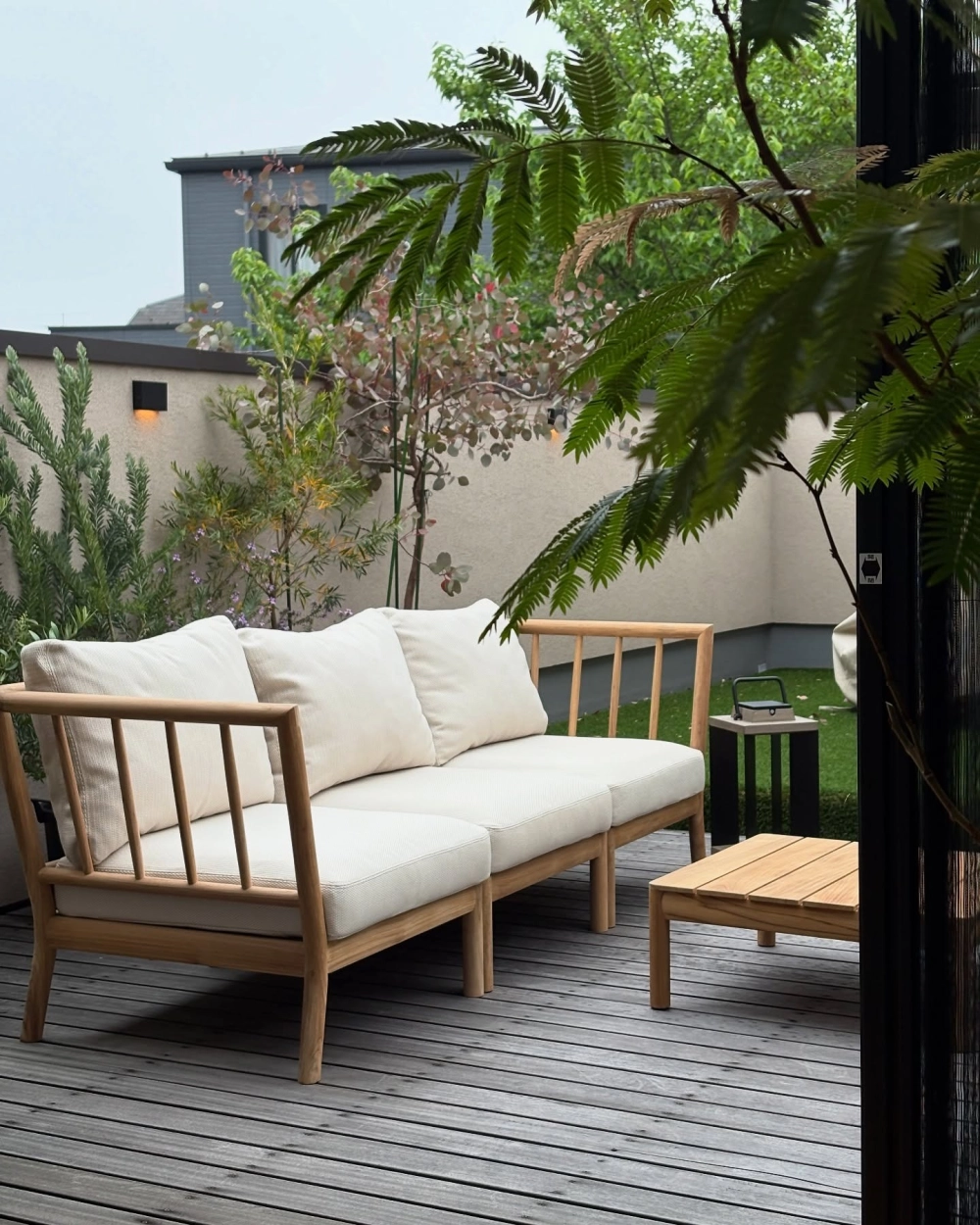 Bộ bàn ghế sân vườn phong cách vintage lãng mạn cho tiểu cảnh