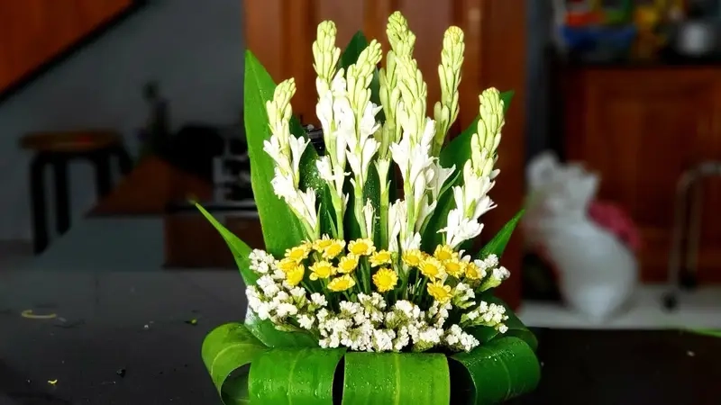 Cây Để Bàn Thờ Thần Tài mini phù hợp không gian nhỏ