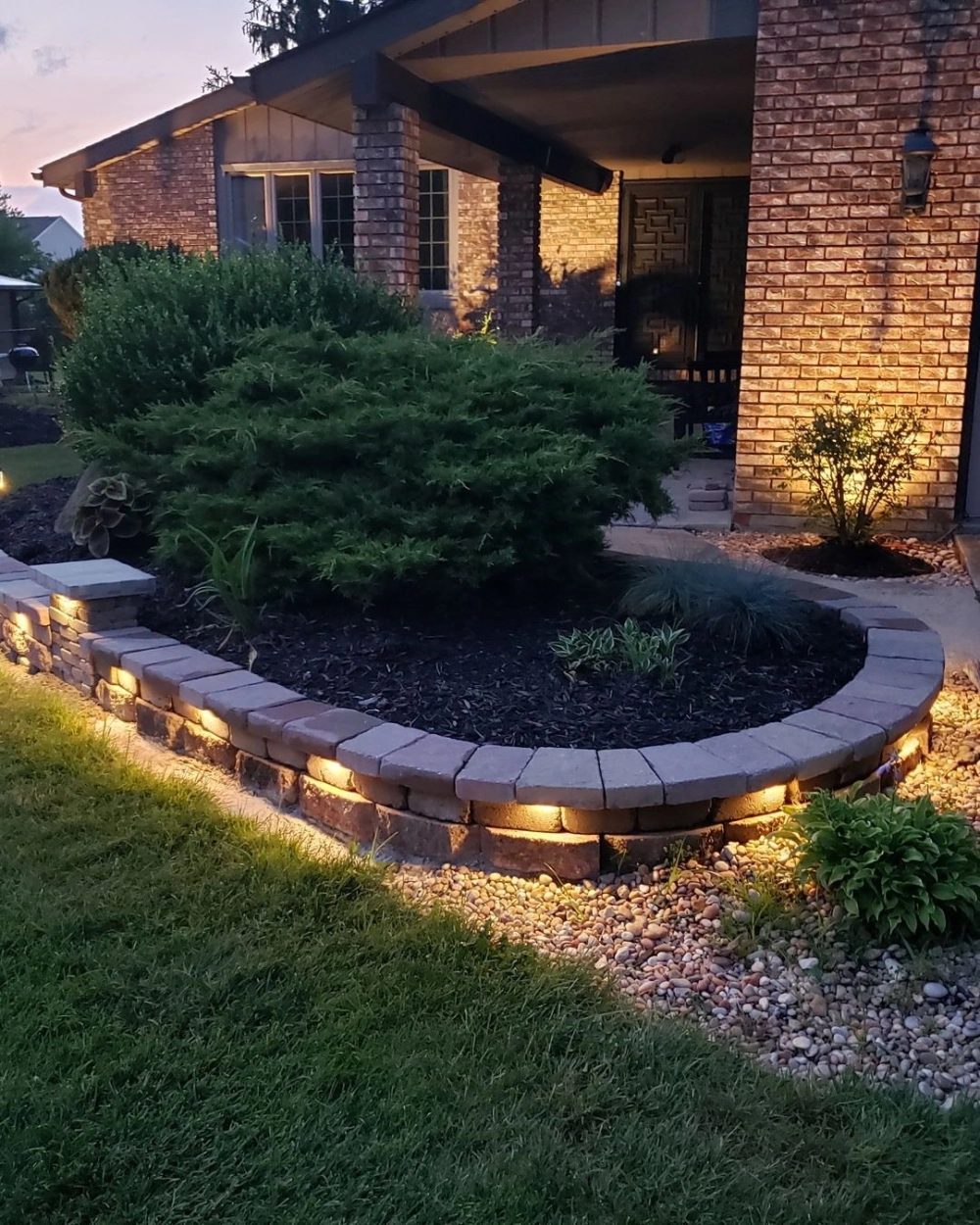 Đèn trụ cổng sân vườn đẹp bằng nhôm đúc chống gỉ