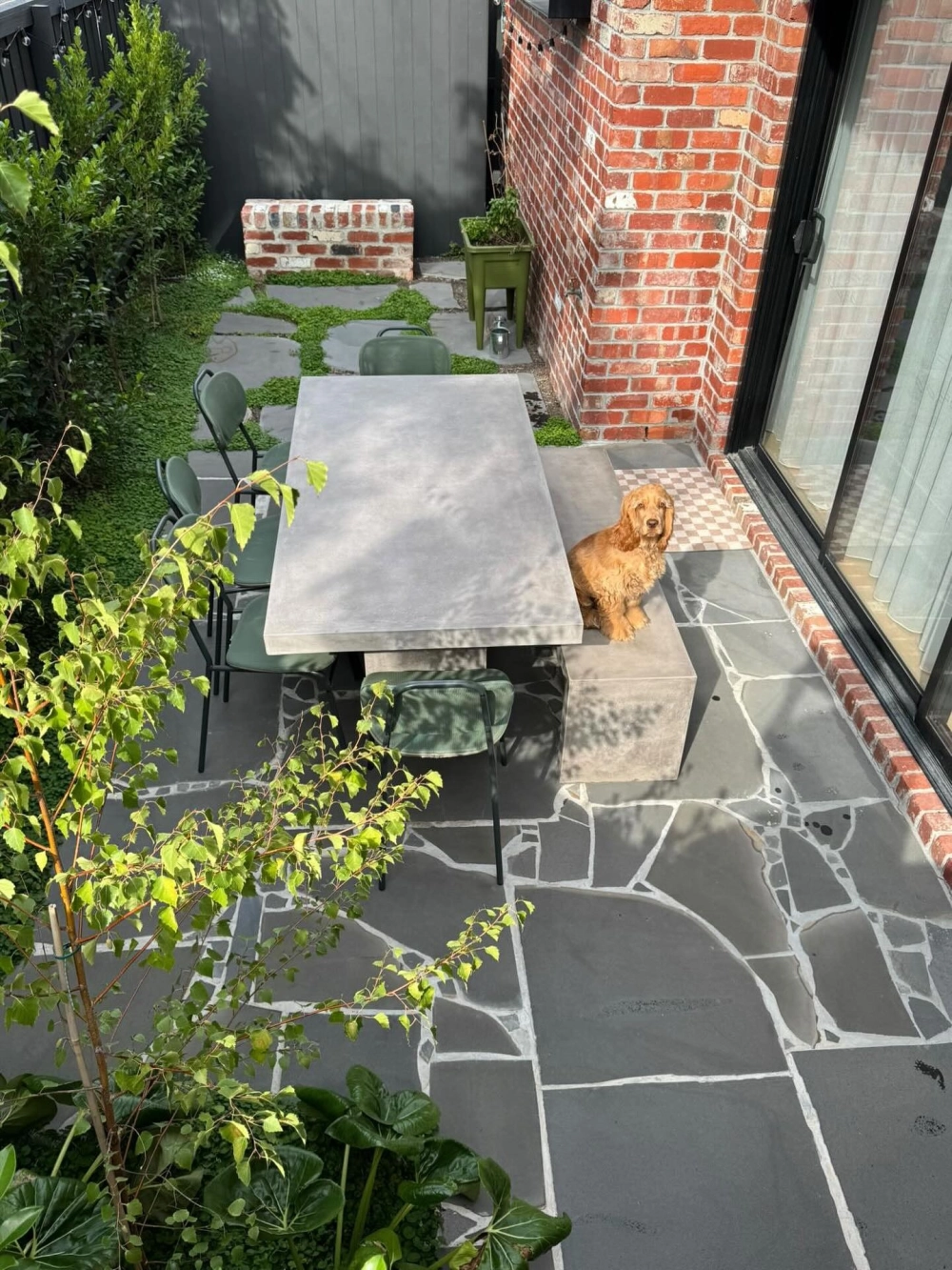 Mẫu gạch lát sân vườn biệt thự đẳng cấp nâng tầm giá trị sống