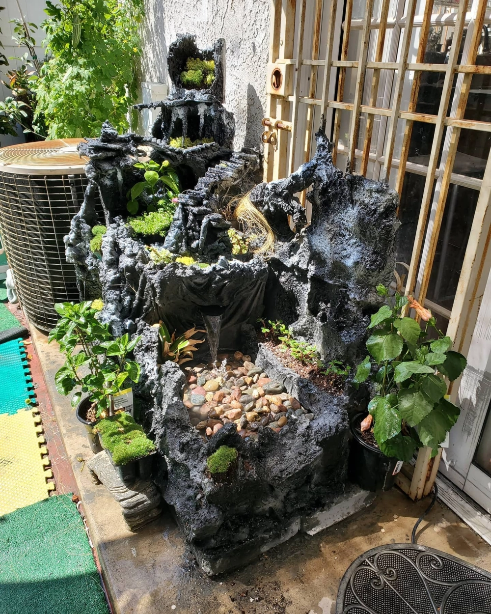 Mẫu hòn non bộ sân thượng đón gió và ánh sáng tự nhiên