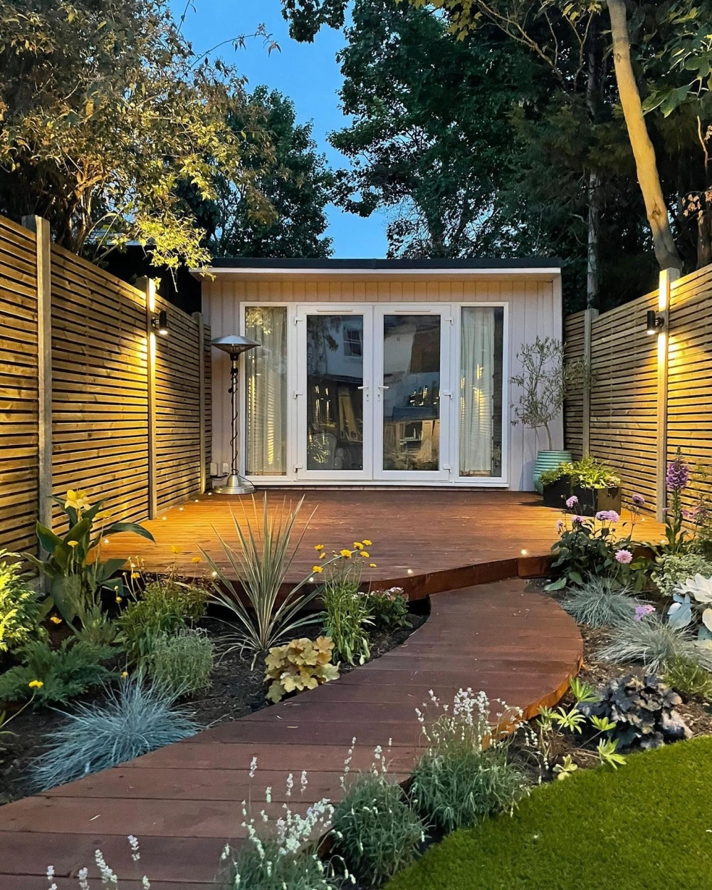 Thiết kế sàn gỗ sân vườn sân thượng đón gió và ánh nắng tự nhiên