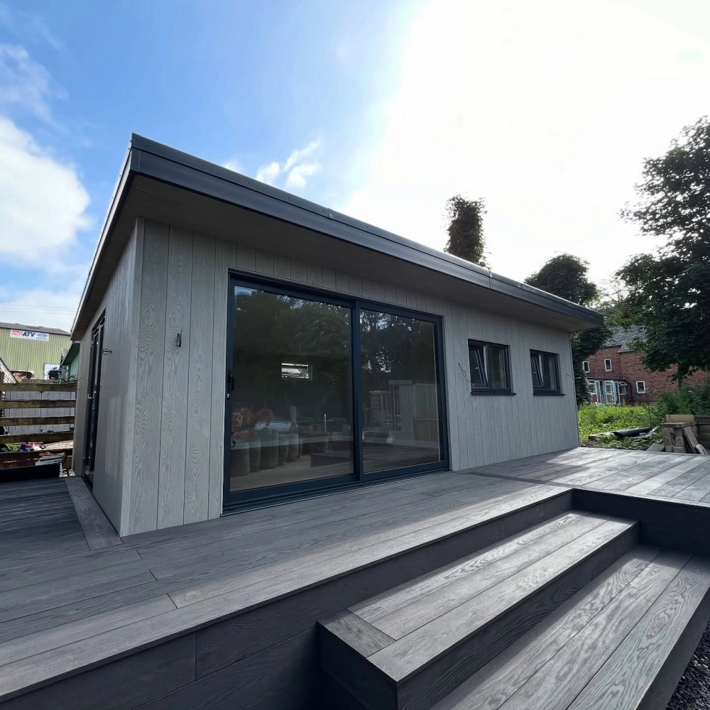 Báo giá sàn gỗ sân vườn mới nhất giúp bạn tiết kiệm chi phí