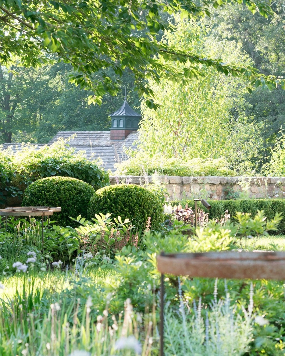 Sân vườn biệt thự tân cổ điển sang trọng và đẳng cấp