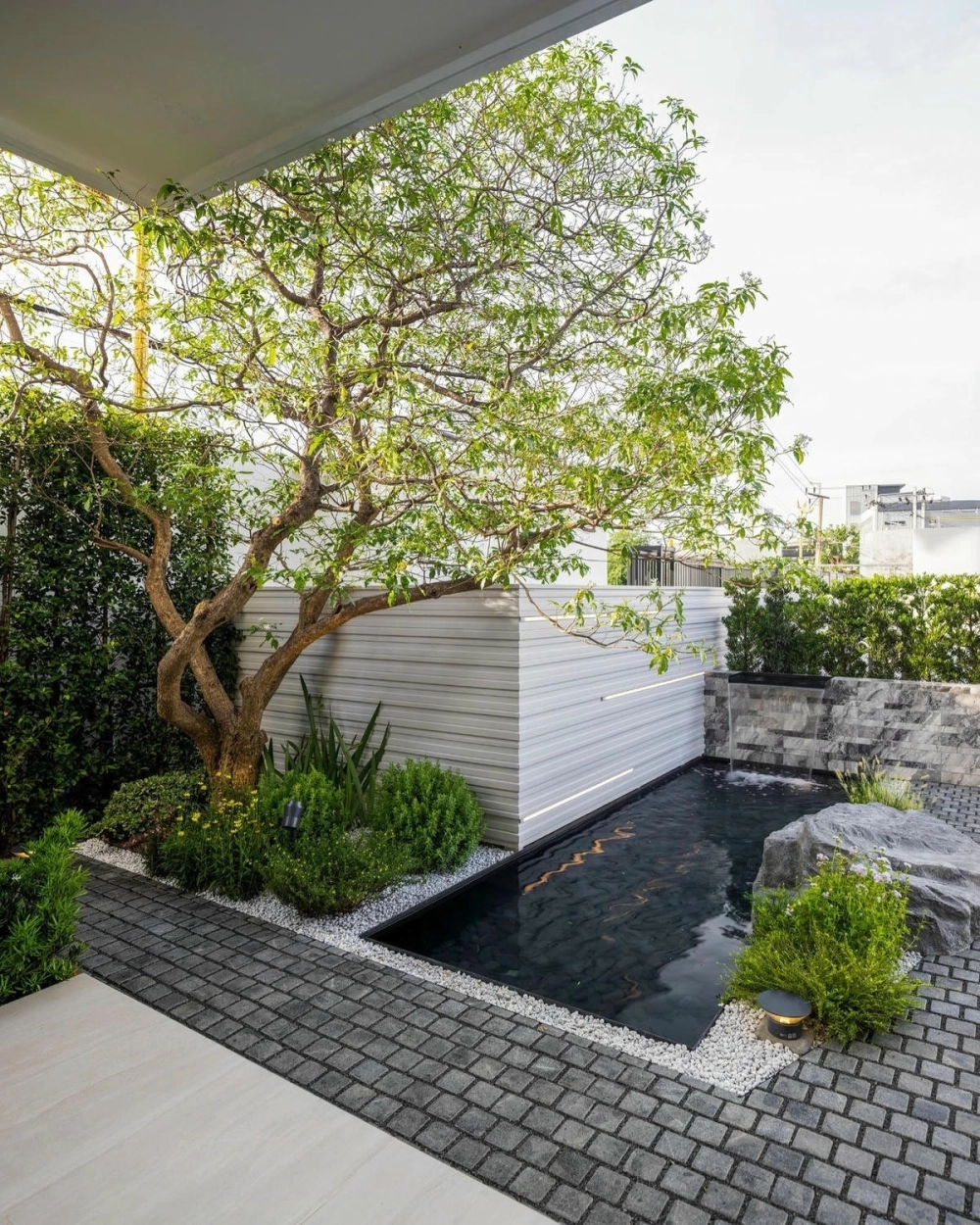 Hệ thống đèn led sân vườn hiện đại tạo hiệu ứng lung linh