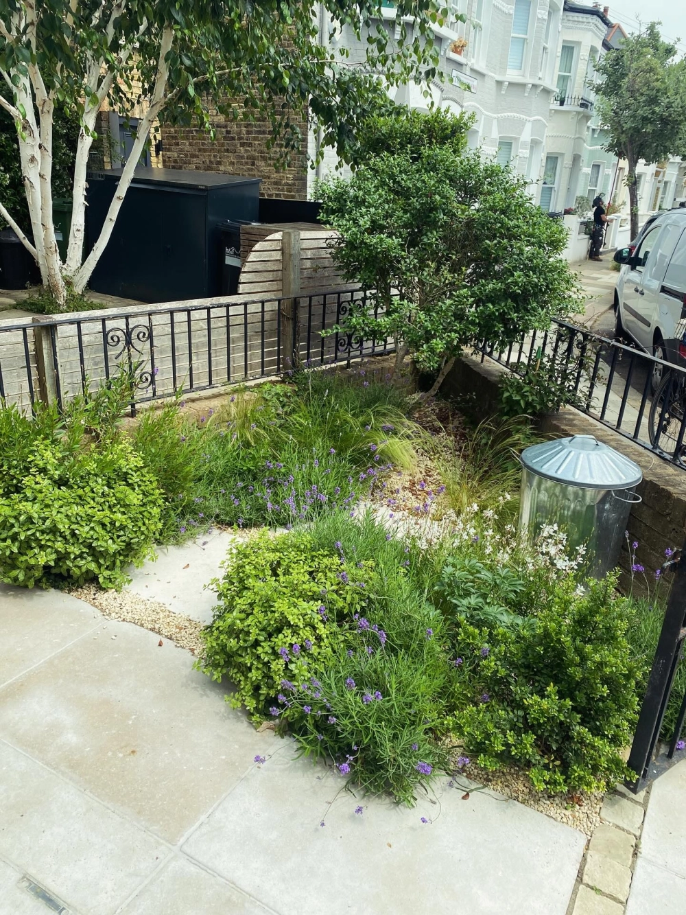 Mẫu sân vườn mini đẹp đơn giản cho diện tích nhỏ