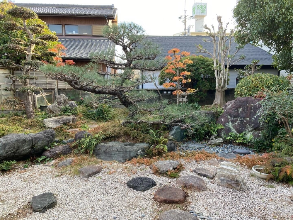 Mẫu thiết kế sân vườn nhật bản mini cho ban công chung cư