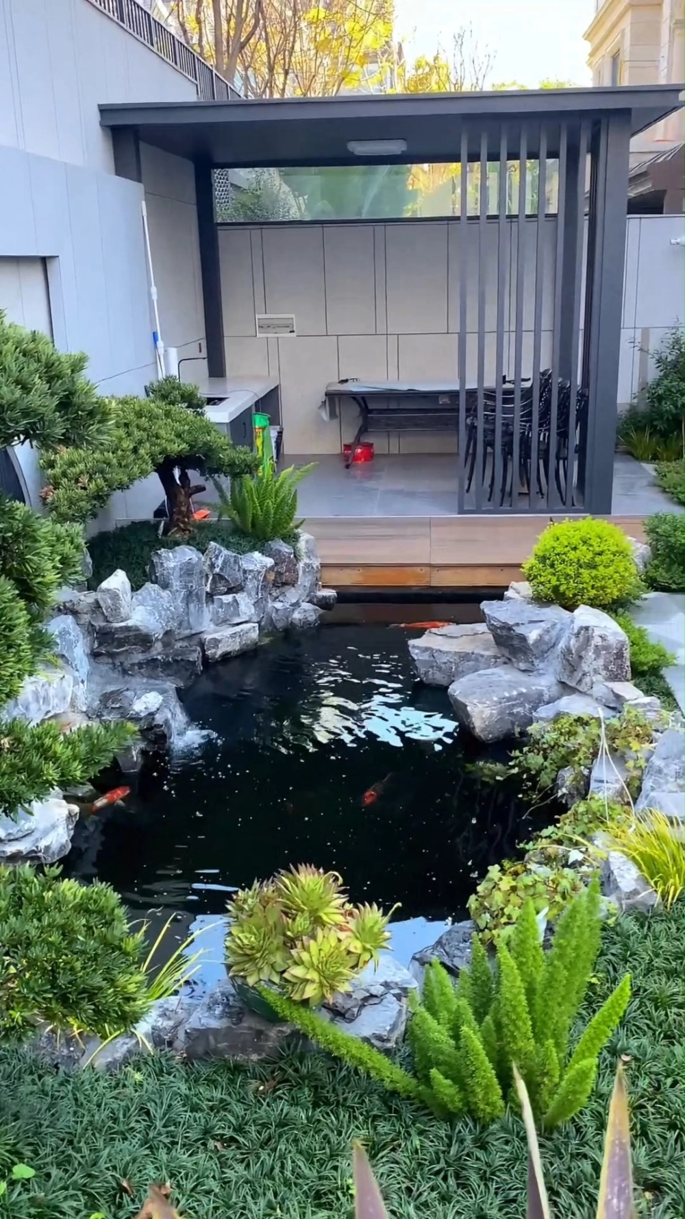 Sử dụng đèn trang trí tiểu cảnh sân vườn lung linh và huyền ảo về đêm