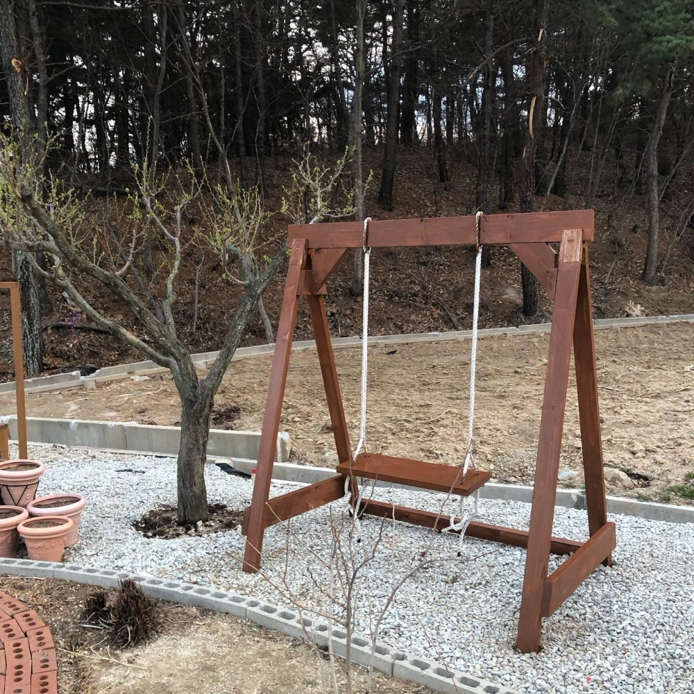 Mẫu xích đu sân vườn mây nhựa giả mây cao cấp