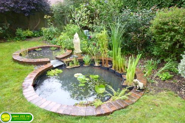 Ao vườn đẹp nằm giữa cảnh quan xanh tạo cảm giác mát lành và cân bằng phong thủy