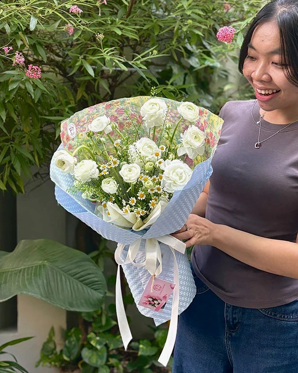 Bó Hoa Mao Lương mang phong cách đáng yêu với những bông nở tròn nhỏ nhắn và gam màu ngọt ngào