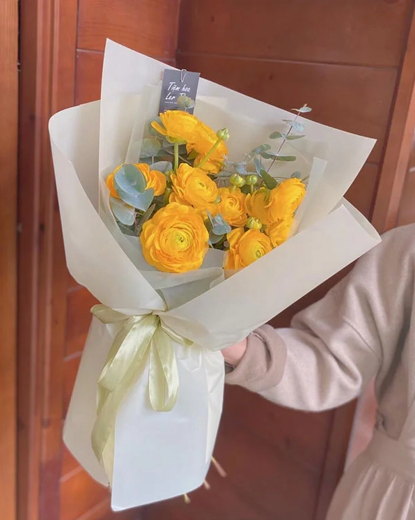 Bó Hoa Mao Lương vàng rực rỡ được kết gọn gàng, toát lên vẻ tươi vui và ấm áp