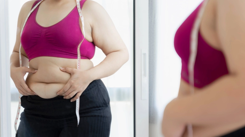 Cây Bách Xù dáng cảnh nổi bật với tán xanh mượt và hình thái mang giá trị thẩm mỹ cùng tiềm năng dược lý