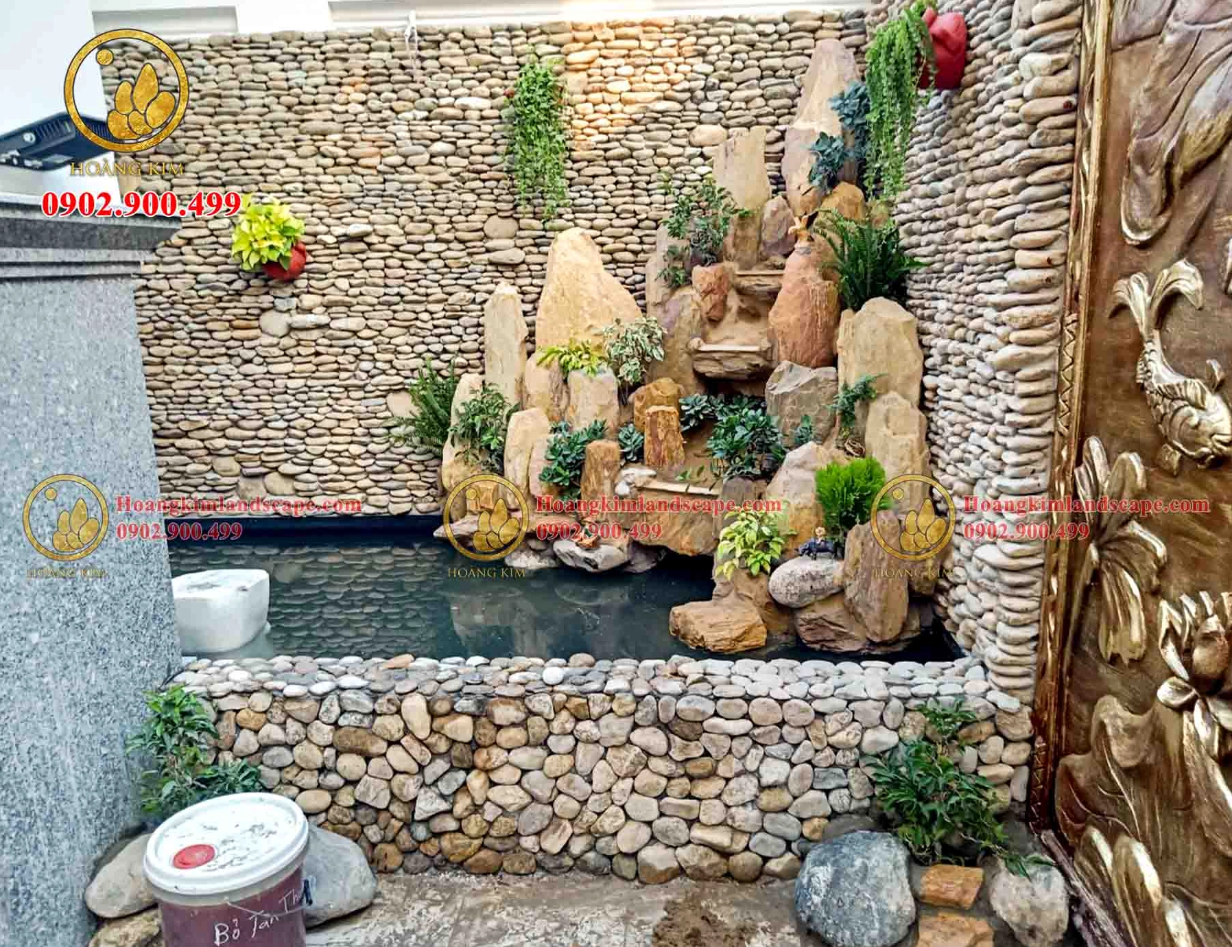 Hòn non bộ cho nhà phố và nhà cấp bốn với bố cục gọn gàng giàu sắc xanh