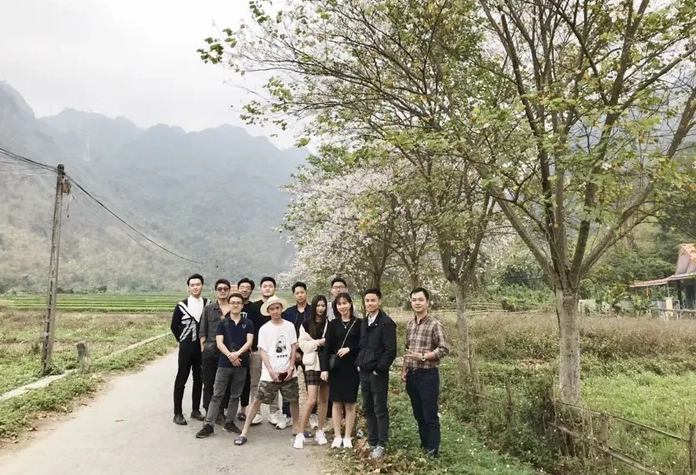 Mùa hoa ban Mai Châu phủ sáng không gian bản làng với sắc hoa nhẹ nhàng và thanh khiết