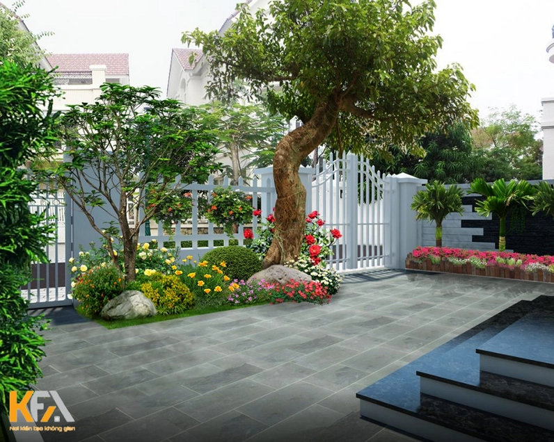 Sân vườn ấn tượng với một cây cổ thụ làm điểm nhấn giữa không gian xanh