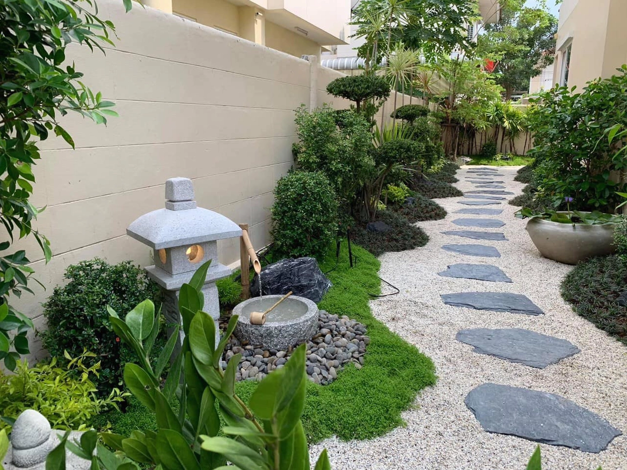 Sân vườn Nhật Bản nhà cấp 4 thanh thoát với bố cục cây đá hài hòa