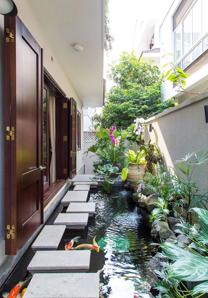 Thiết kế hồ cá Koi mini trong nhà với mặt nước nhỏ xinh tạo điểm nhấn thư giãn giữa không gian sống