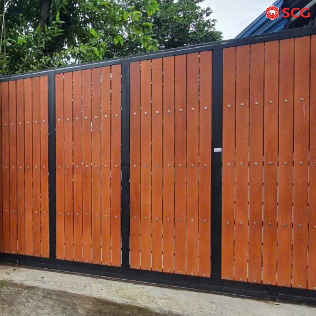 Vách tường ngoài trời được thiết kế hài hòa với không gian sân vườn